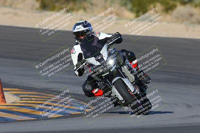 media/Dec-18-2022-SoCal Trackdays (Sun) [[8099a50955]]/Turn 10 (140pm)/